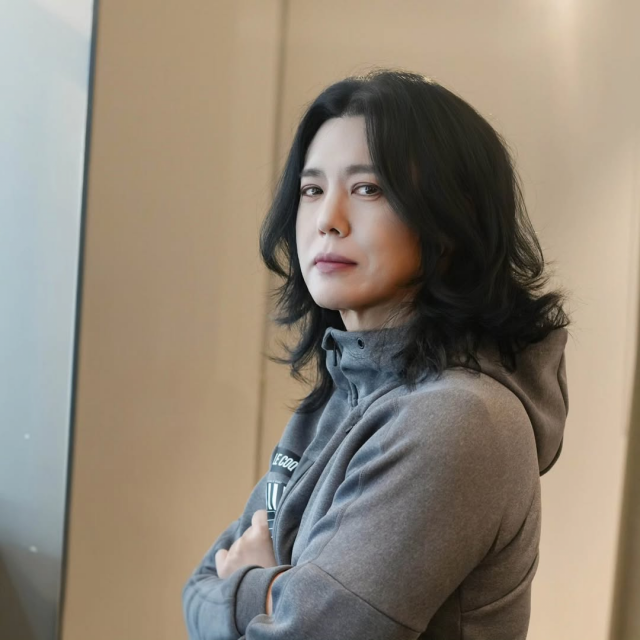 가수 양준일(사진)의 팬클럽 ‘판타자이’가 한국백혈병소아암협회에 515만 원을 기부했다(제공=판타자이)